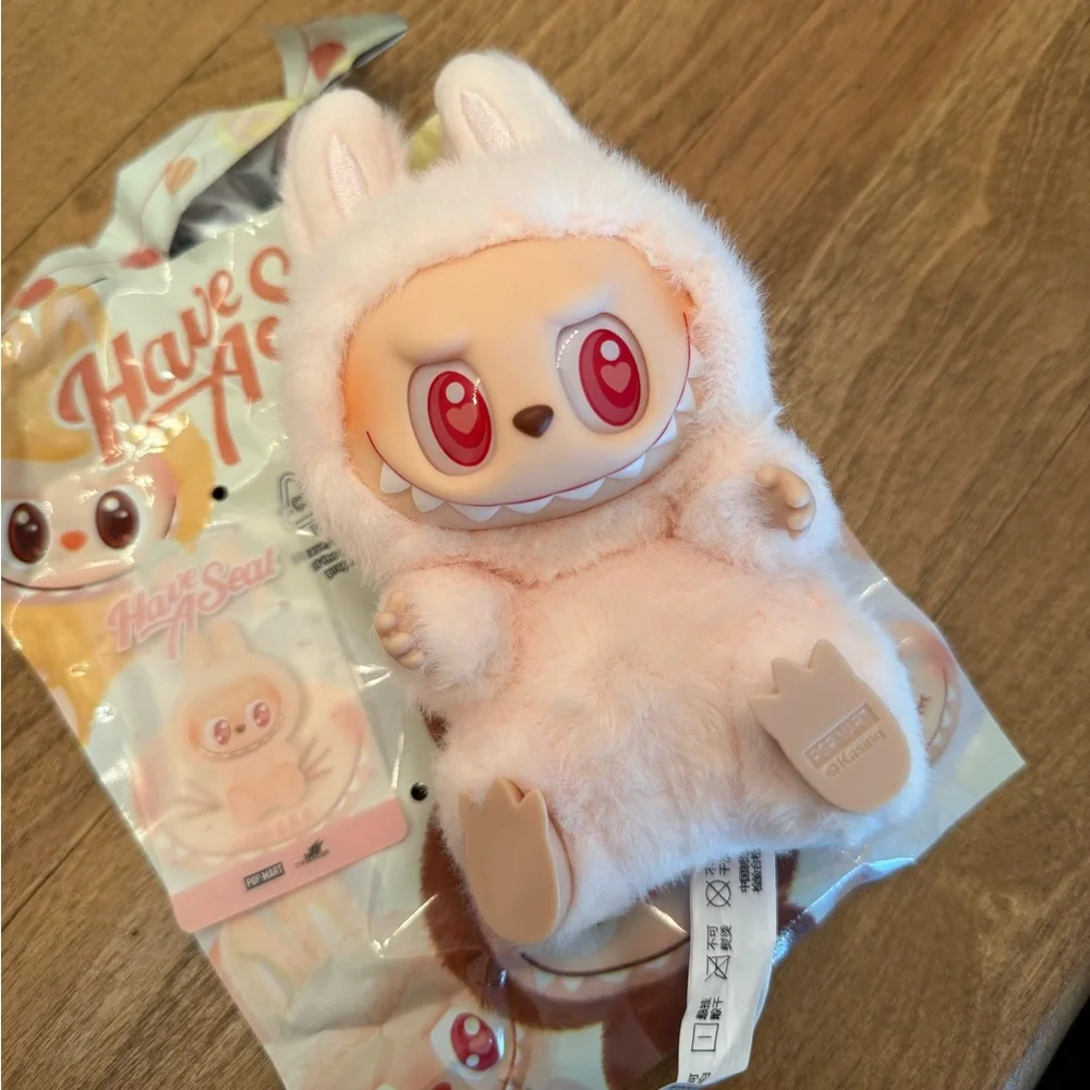 POP MART THE MONSTER LABUBU HAVE A SEAT DADA - Picture 3 of 4